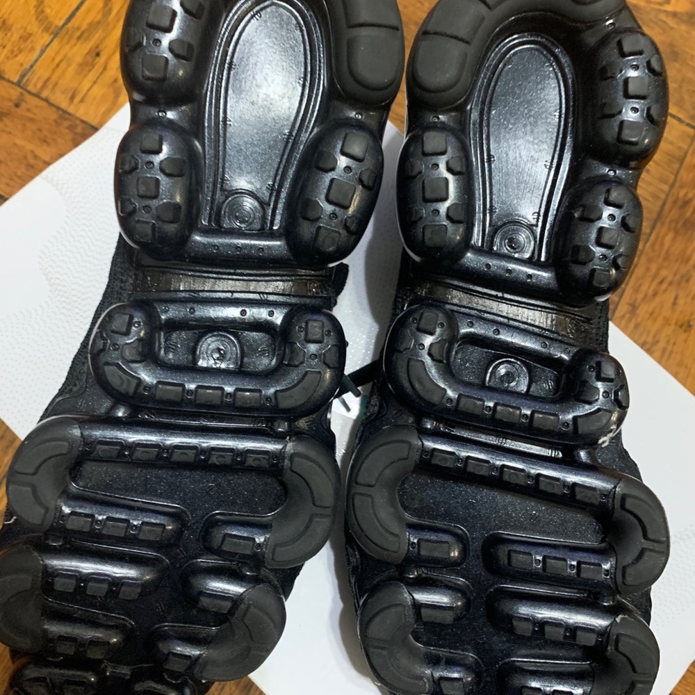 Black Air Vapormax Flyknit 3 size 9.5 men